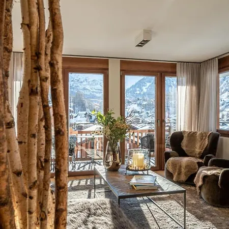 Majesty Hideaway Apartment *