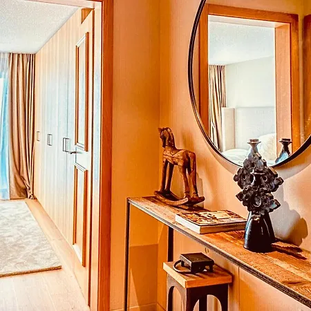 Majesty Hideaway